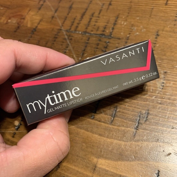 VASANTI - My Time Gel Matte Lipstick - Color: Party Time, 3.5g/0.12oz. - Picture 7 of 7